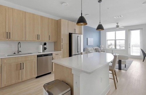 Roanoke Apartment | Landing | Modern 1BD in Downtown Roanoke
