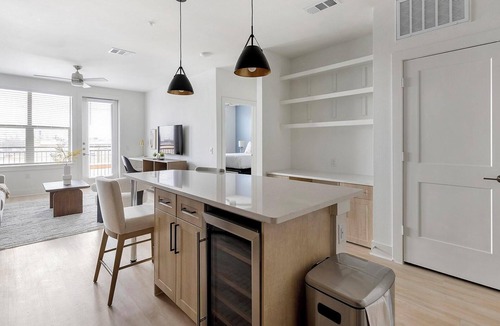 Roanoke Apartment | Landing | Modern 1BD in Downtown Roanoke