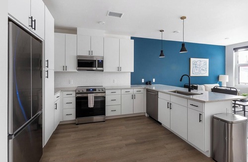 Civic Center Apartment | Landing | Modern 1BD, Rooftop Lounge, Gym