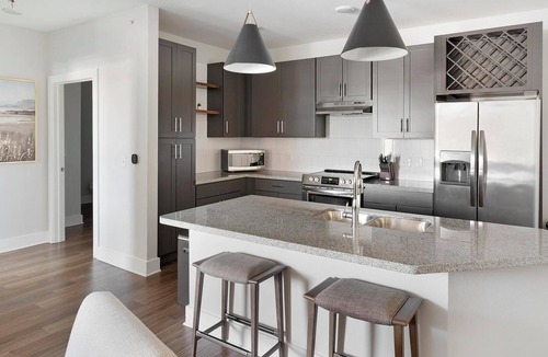 Ferndale Apartment | Landing | Modern 1BD, Gym, Yoga Studio