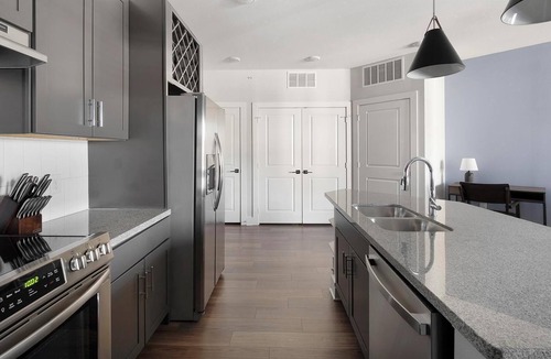 Ferndale Apartment | Landing | Modern 1BD, Gym, Yoga Studio
