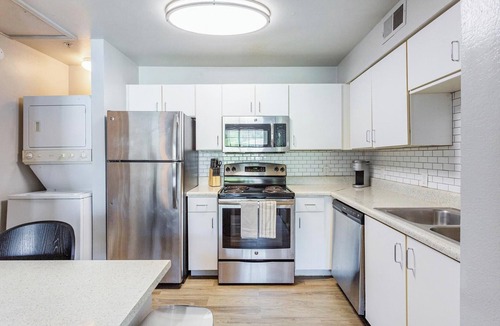 Tallahassee Apartment | Landing | Modern 1BD, Game Room, Gym