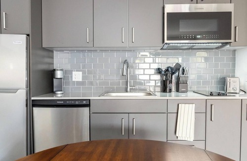 Golden Gate Apartment | Landing | Modern Studio, Clubhouse, Gym
