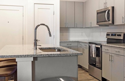 Northgate Apartment | Landing | Modern 2BD, Gym, Pool