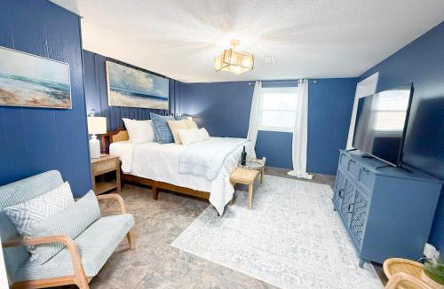 Gravois Mills House | Landing on Lake Time: Lakefront-4BD/2BA/Private Dock/Decks/Firepit-10PP