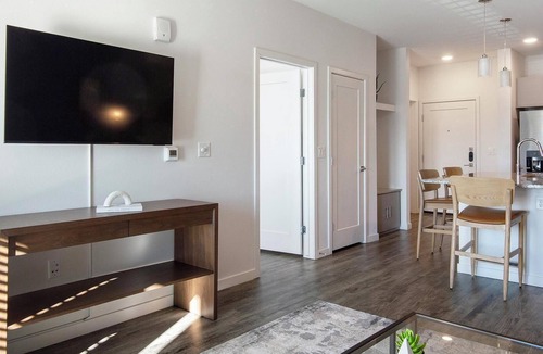 Northgate Apartment | Landing | Spectacular 1BD, Gym, Pool