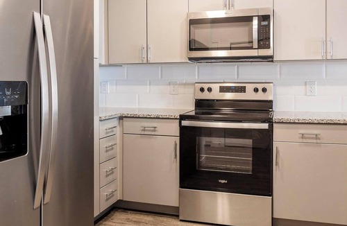 Northgate Apartment | Landing | Spectacular 1BD, Gym, Pool