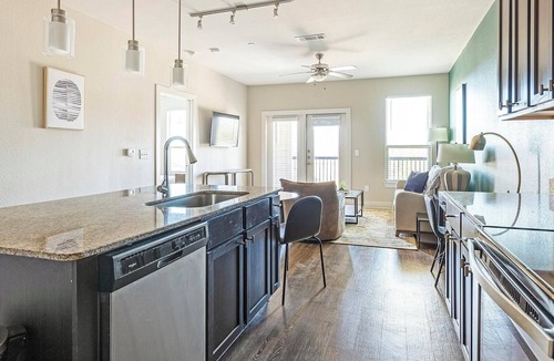 Gruene Apartment | Landing | Spectacular 1BD, Pool, Gym