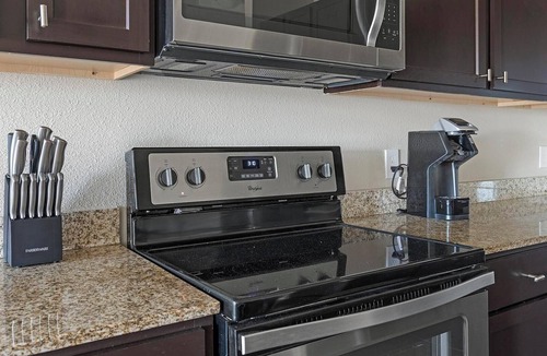 Gruene Apartment | Landing | Spectacular 1BD, Pool, Gym
