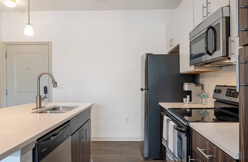 Fairvilla Apartment | Landing | Spectacular 1BD, Gym, Clubhouse