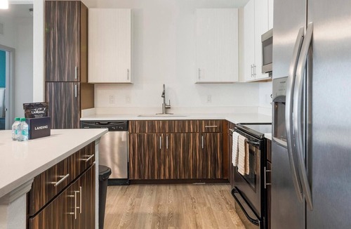 Fairvilla Apartment | Landing | Spectacular 2BD, Gym, Clubhouse