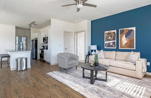 Waller Apartment | Landing | Spectacular 3BD, Pool, Gym