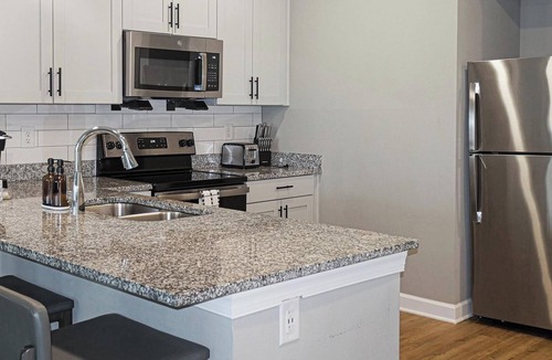 Fort Myers Apartment | Landing | Spectacular 2BD, Gym, Pool
