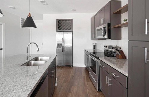 Ferndale Apartment | Landing | Spectacular 1BD, Yoga Studio, Pool