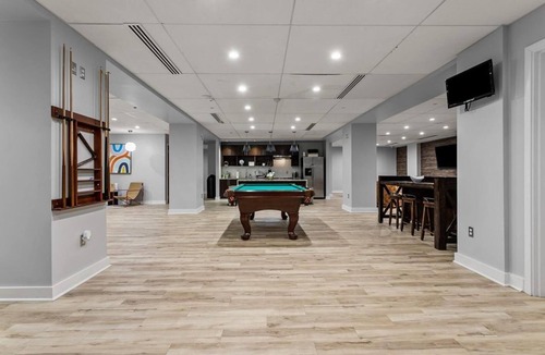 Financial District Apartment | Landing | Stunning 1BD, Yoga Studio, Gym