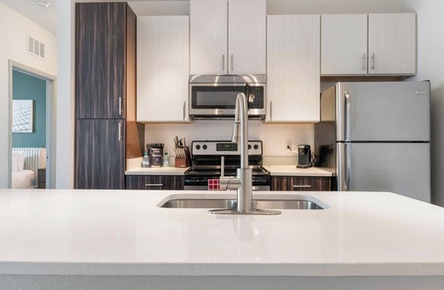 Fairvilla Apartment | Landing | Stunning 1BD, Clubhouse, Gym