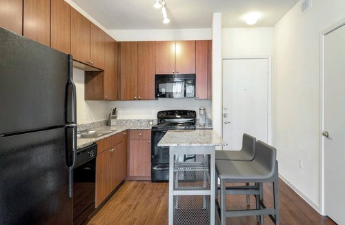Las Colinas Apartment | Landing | Stunning 1BD, Clubhouse