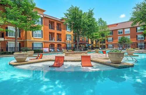 Las Colinas Apartment | Landing | Stunning 1BD, Clubhouse