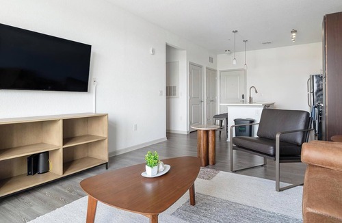 Fairvilla Apartment | Landing | Stunning 1BD, Gym, Clubhouse