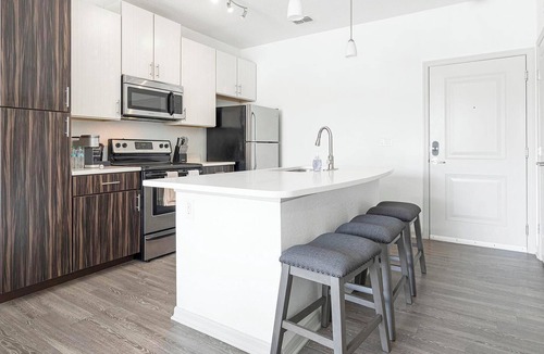 Fairvilla Apartment | Landing | Stunning 1BD, Gym, Clubhouse