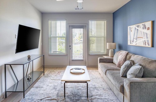 Pine Forest Apartment | Landing Stunning 1BD Gym Clubhouse