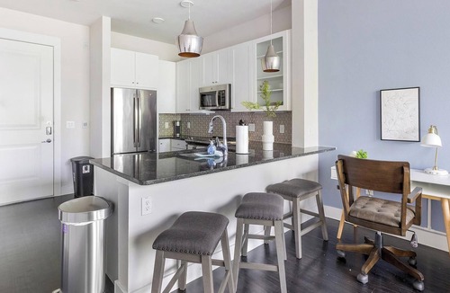 Old East Dallas Apartment | Landing | Stunning 1BD, Gym, Clubhouse