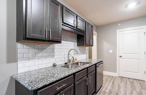 Cocoa Apartment | Landing | Stunning 1BD, Pool, Gym