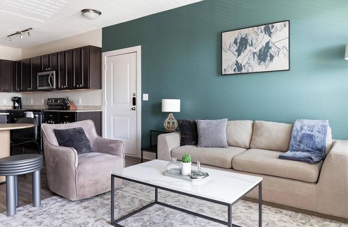 Gruene Apartment | Landing | Stunning 1BD, Gym, Pool
