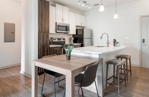 Fairvilla Apartment | Landing | Stylish 1BD, Clubhouse, Gym
