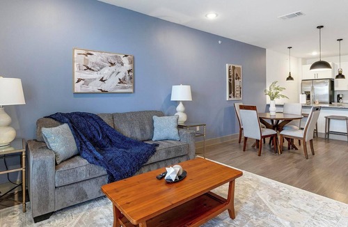 Weston Apartment | Landing | Stylish 1BD, Game Room, Gym
