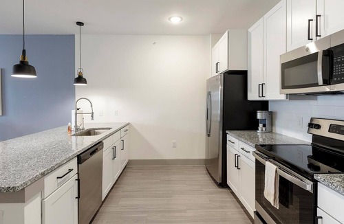 Weston Apartment | Landing | Stylish 1BD, Game Room, Gym