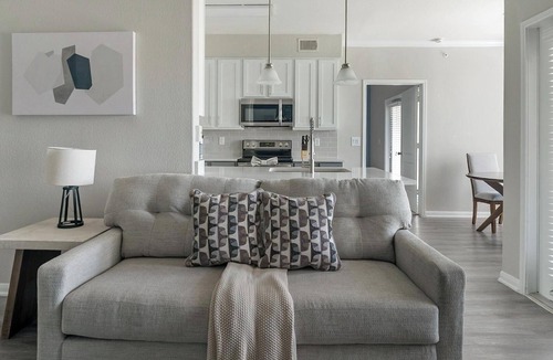 Webster Apartment | Landing | Stylish 1BD, Clubhouse