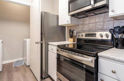 Medical Center District Apartment | Landing | Stylish 1BD, Pool, Clubhouse