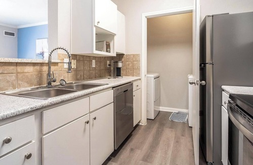 Medical Center District Apartment | Landing | Stylish 1BD, Pool, Clubhouse