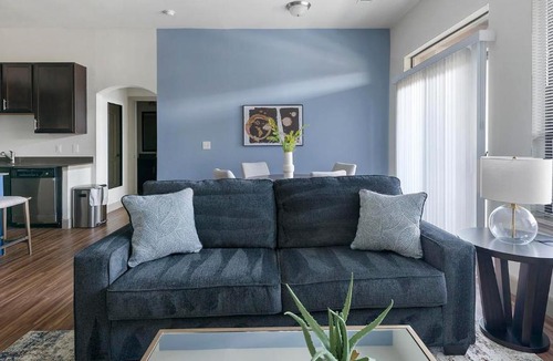 Spring Apartment | Landing Stylish 1BD Gym