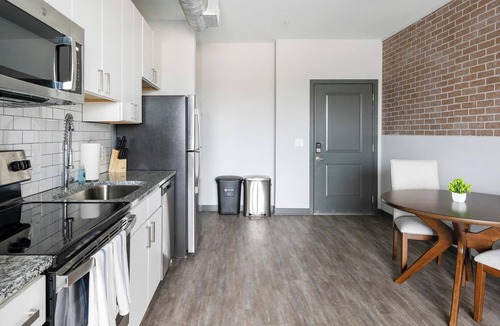 Northwest Pensacola Apartment | Landing | Stylish 1BD, Yoga Studio, Game Room