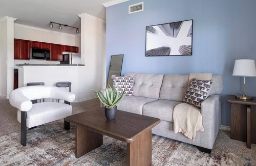 Barker Apartment | Landing | Stylish 2BD, Gym, Clubhouse