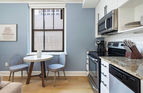 Financial District Apartment | Landing | Stylish Studio, Gym, Game Room