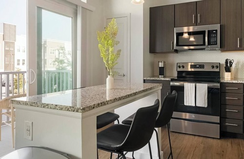 Tarpon Springs Apartment | Landing | Stylish 2BD, Clubhouse