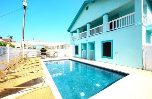 South Padre Island House | Lantana Retreat Sleeps 28 w Private Pool