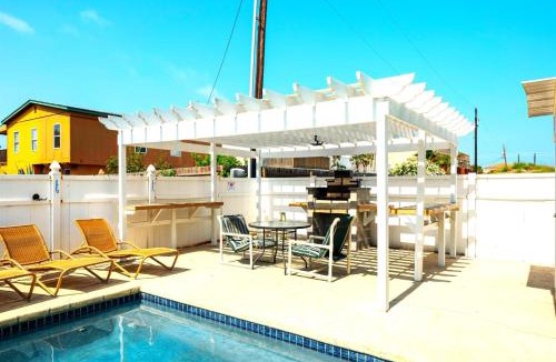 South Padre Island House | Lantana Retreat Sleeps 28 w Private Pool