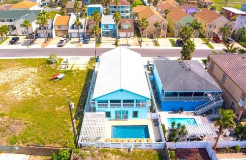 South Padre Island House | Lantana Retreat Sleeps 28 w Private Pool