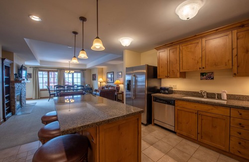 Mount Crested Butte Condo | Large 3 bedroom/4 bathroom Condo in Mountaineer Square - No Cleaning Fee! by RedAwning
