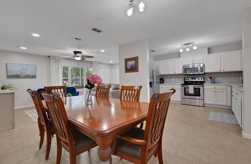 Orange Park House | Large 5 BR 2.5 BA near Fleming Island and 295