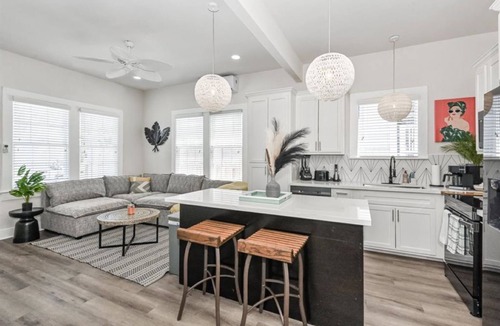 Galveston House | Large 6BR NEW home! Pool & Hot Tub Grill- Pets OK- W/D Close to Pleasure Pier!