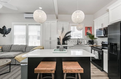Galveston House | Large 6BR NEW home! Pool & Hot Tub Grill- Pets OK- W/D Close to Pleasure Pier!