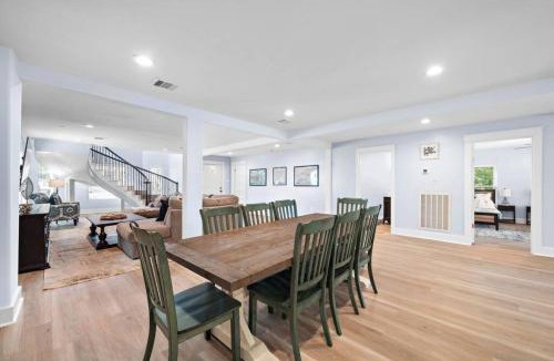 Galveston House | Large Luxurious Centrally Located Home with a Pool