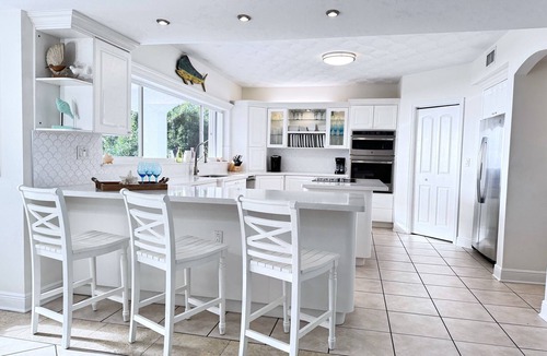 Islamorada House | Large Oceanfront 5 Bedroom Estate, Private Pier and Saltwater Pool