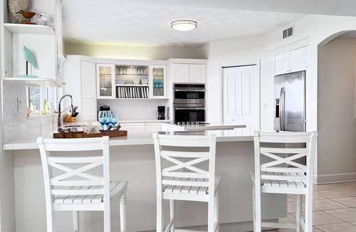 Islamorada House | Large Oceanfront 5 Bedroom Estate, Private Pier and Saltwater Pool