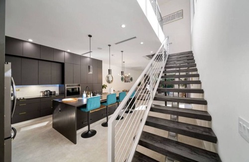 Victoria Park House | Las Olas 3/4 Zen Home with Pool and Hot Tub Near the Beach